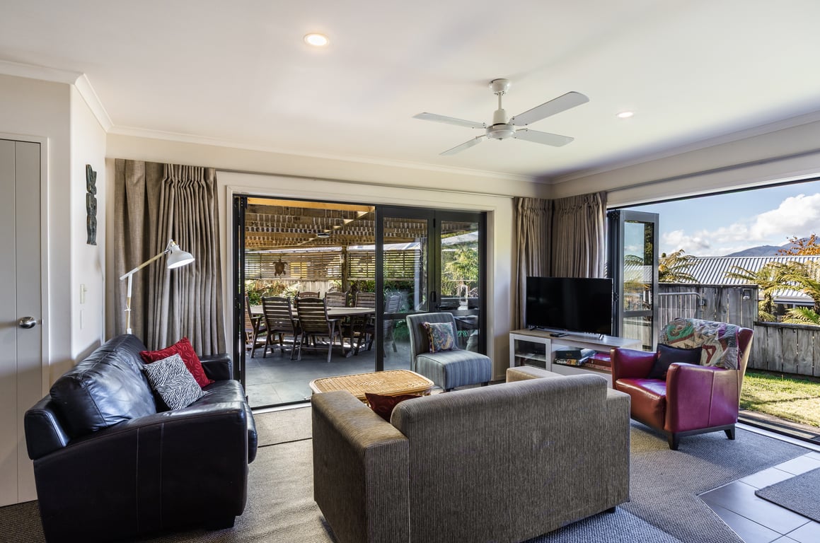 The Umpires Retreat - Quiet Home In Acacia Bay
