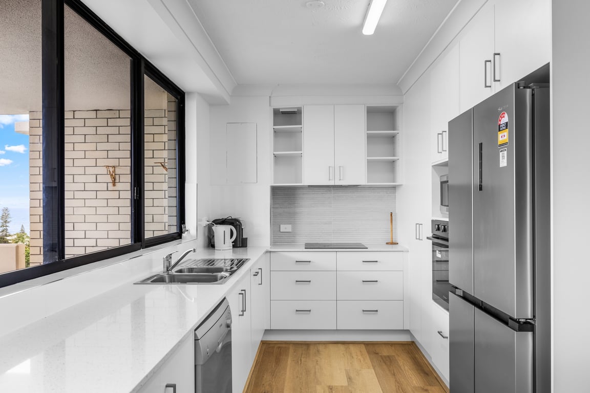 3 Bedroom Ocean View, 1 Queen, 4 Single Beds