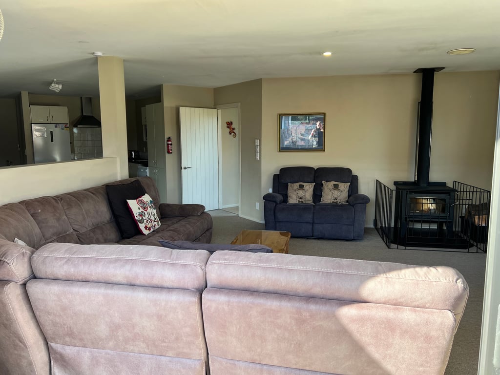 6 Mount Charon Place (Pet Friendly) 