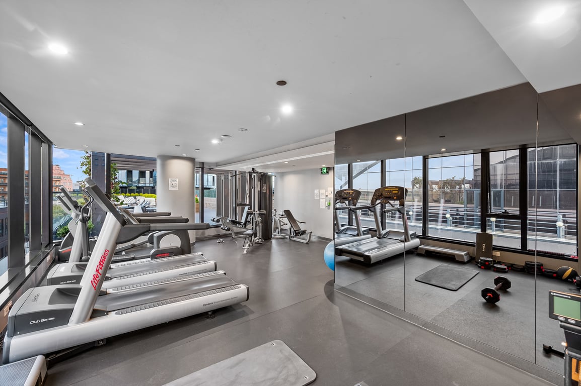 Parkside Perfection Near The CBD! 2 Bedrooms | 1 Bathroom | Free Parking