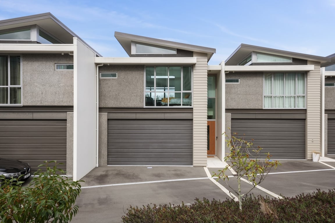 Riverside Views - Taupo Holiday Home