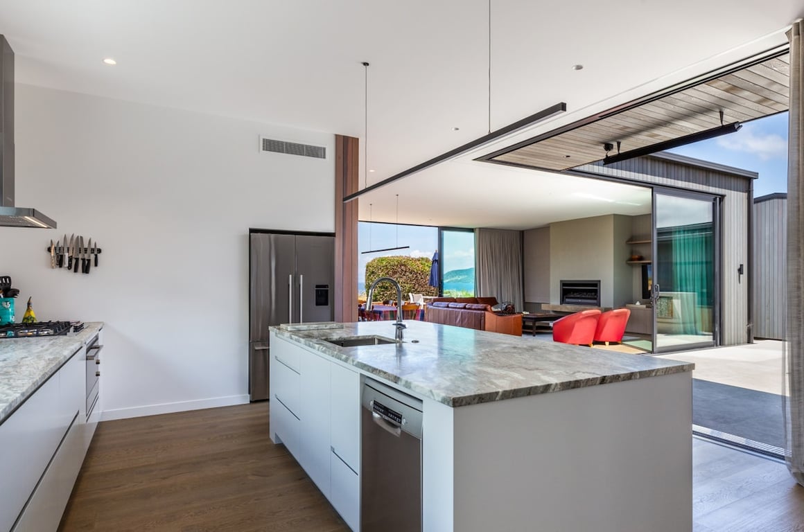 Lochside – Luxury Lakeside Living In Kinloch