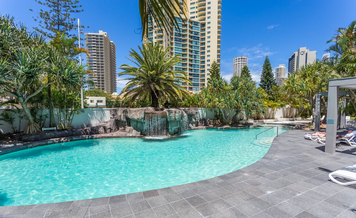 TWO BEDROOM SUITE - 1 QUEEN & 3 SINGLES