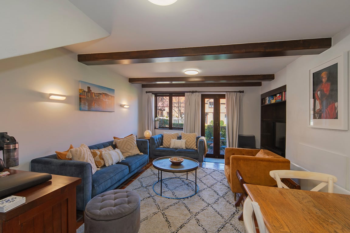 Monaco Shores Apartment