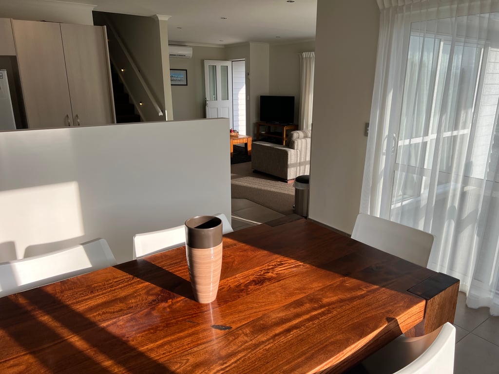 Hillside Hideaway (Pet Friendly) 