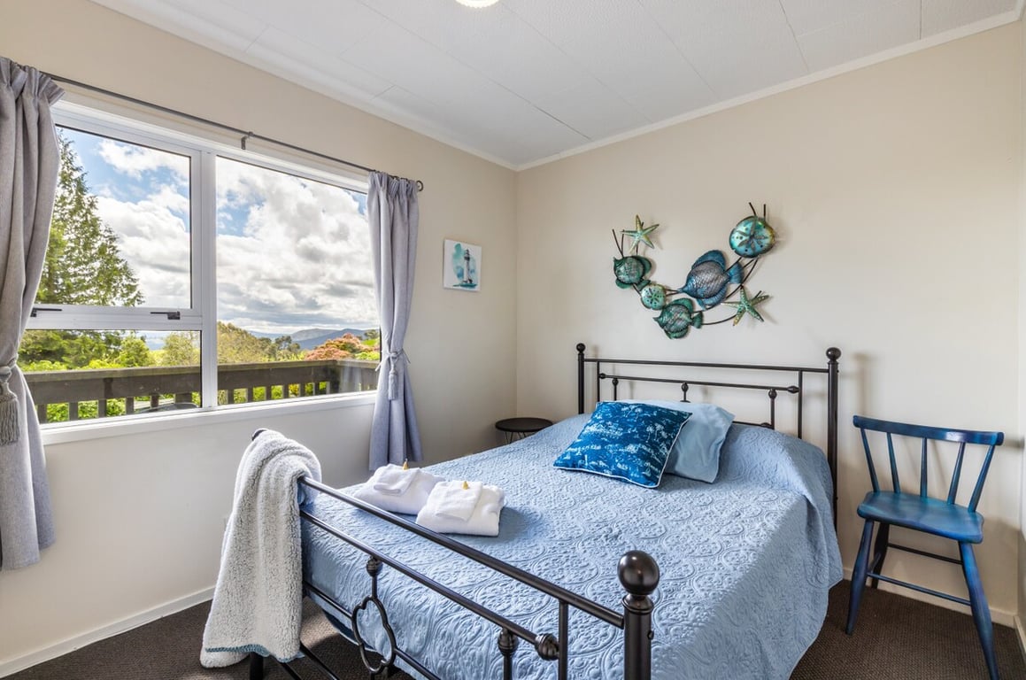 Whakaroa Retreat - Spacious Garden Getaway Near Taupo