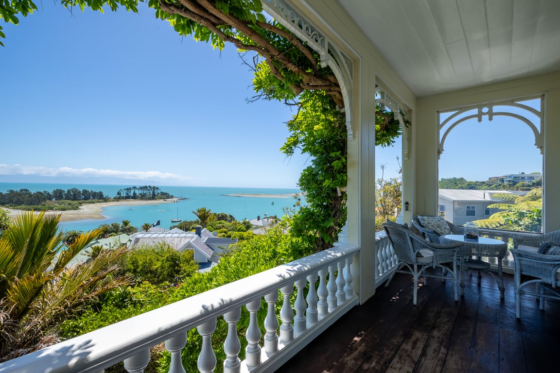 Puna Perch - Te Whare Rangi