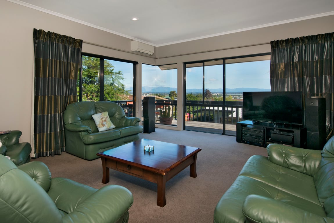 Sunny Richmond Holiday Home