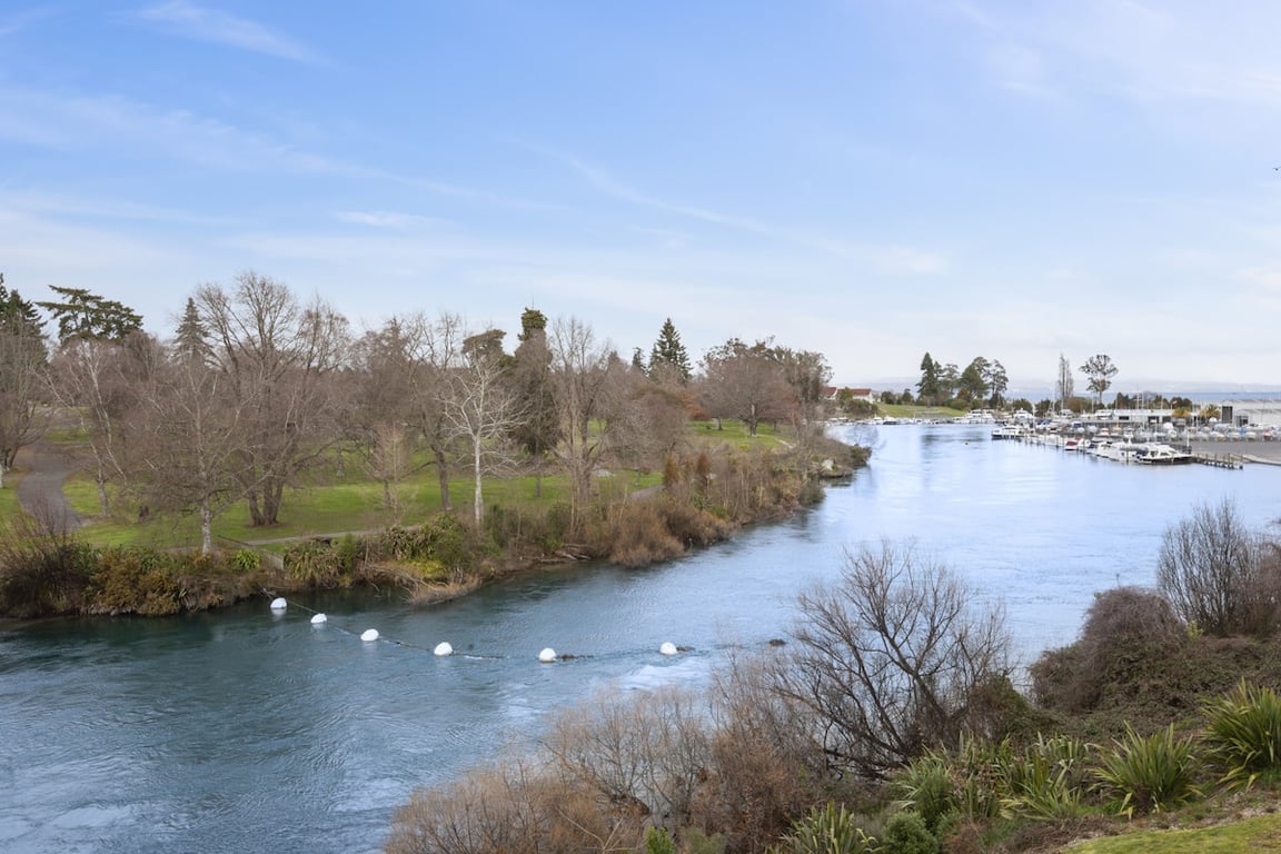 Riverside Views - Taupo Holiday Home