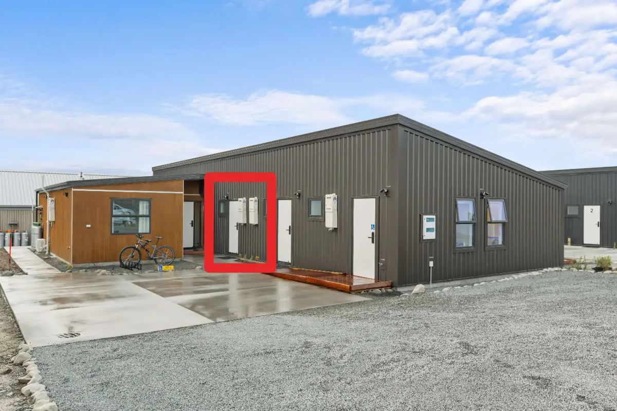 New stylish 1bedroom premium studio/UnitC