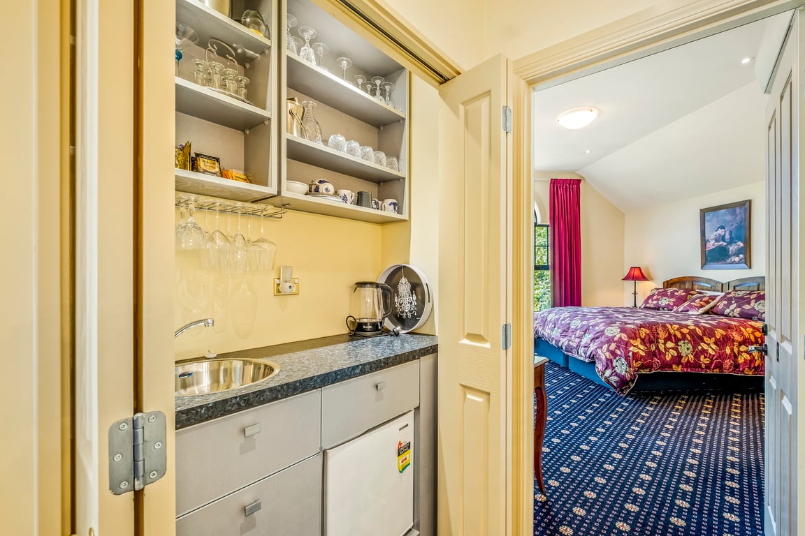 Fontainebleau Luxury Retreat