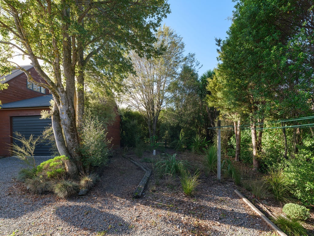 25 Caverhill Close 
