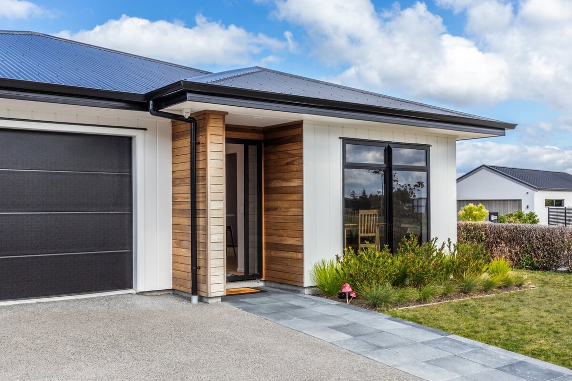 Modern Holiday Retreat - Relax & Unwind In Style
