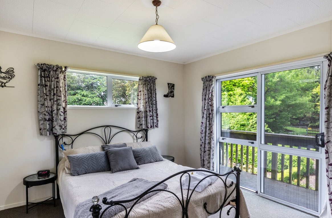 Whakaroa Retreat - Spacious Garden Getaway Near Taupo