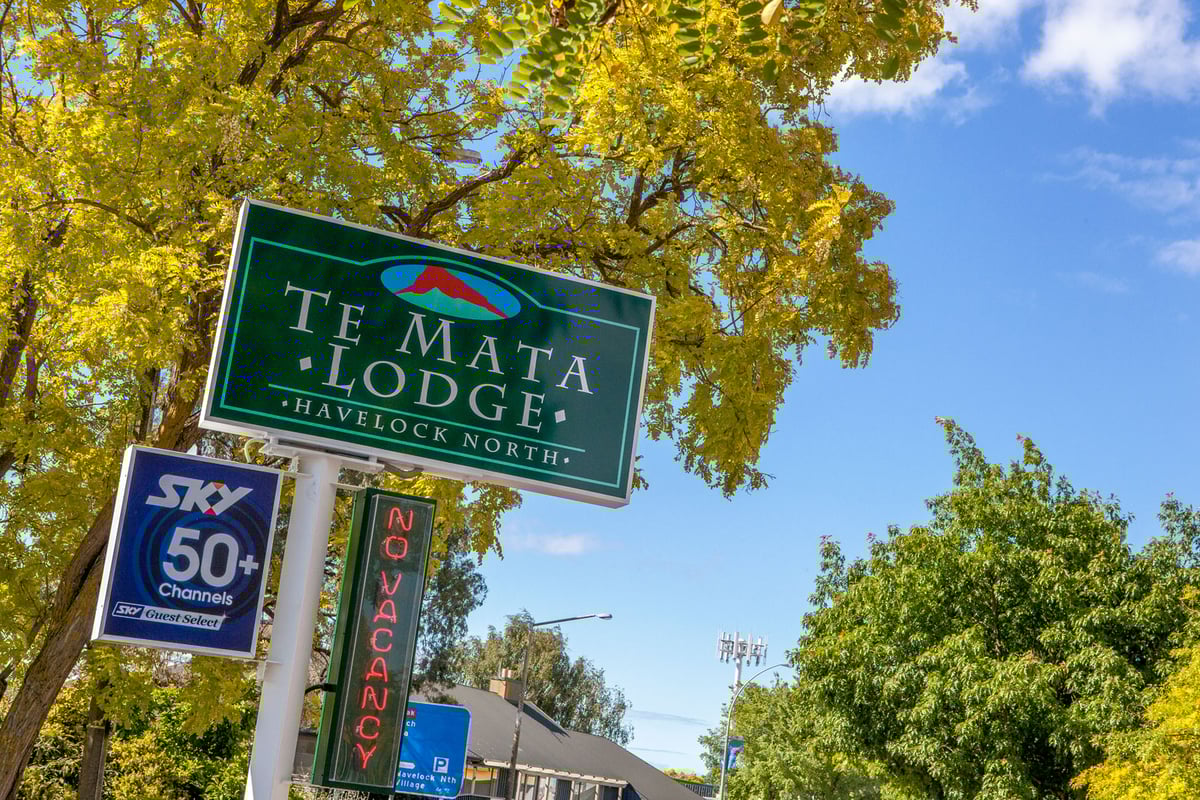 Contact Te Mata Lodge Havelock North
