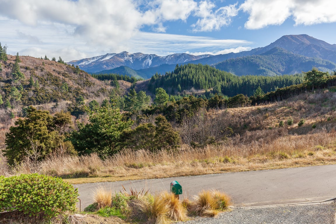 Hillside Hideaway (Pet Friendly) 