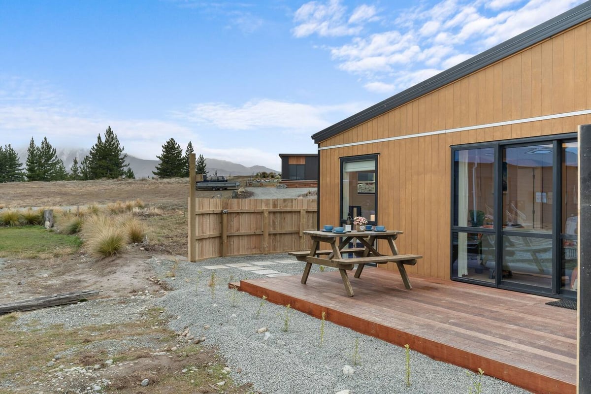 New warm modern family friendly /Unit4/2bedroom