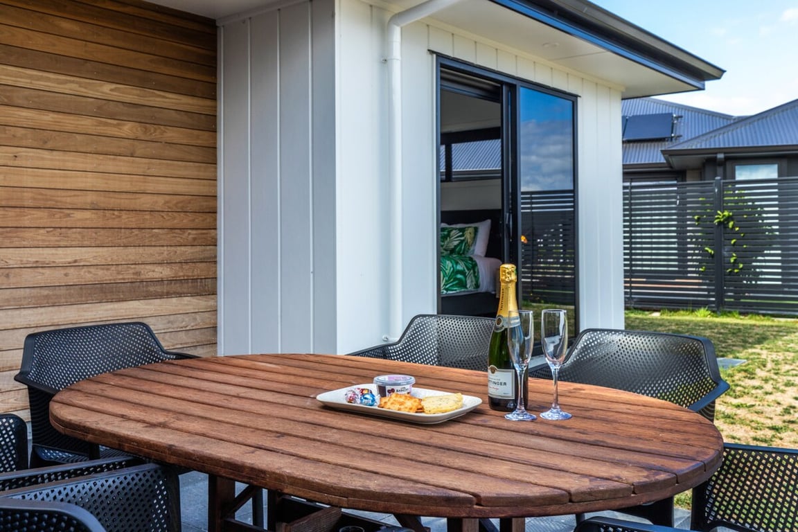 Modern Holiday Retreat - Relax & Unwind In Style