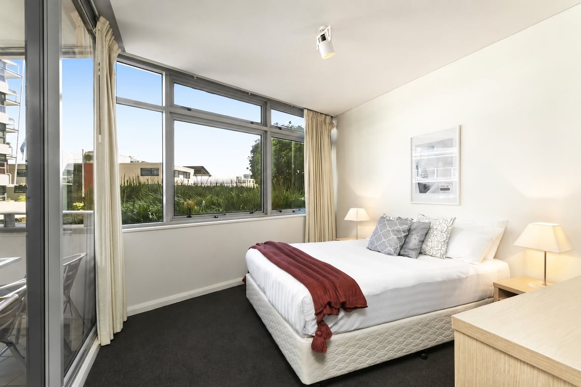 SHE35 - CBD Crib | Water Glimpses Meets Poolside Living