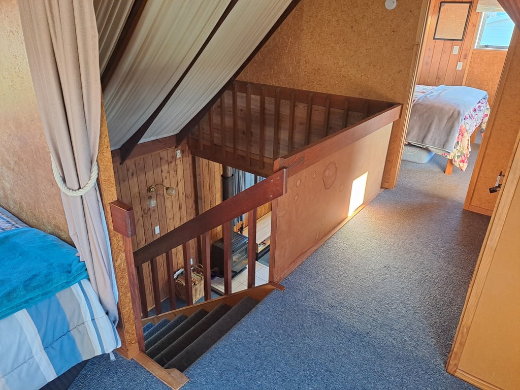 Angela Place - Large Sunny Bach In Kinloch