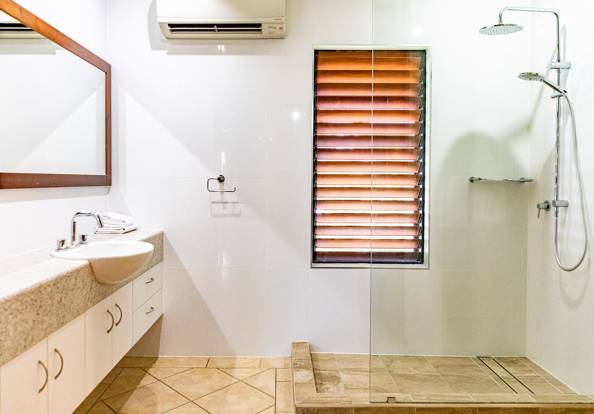 Deluxe 2 Bedroom Dual Key Pool View Apartment