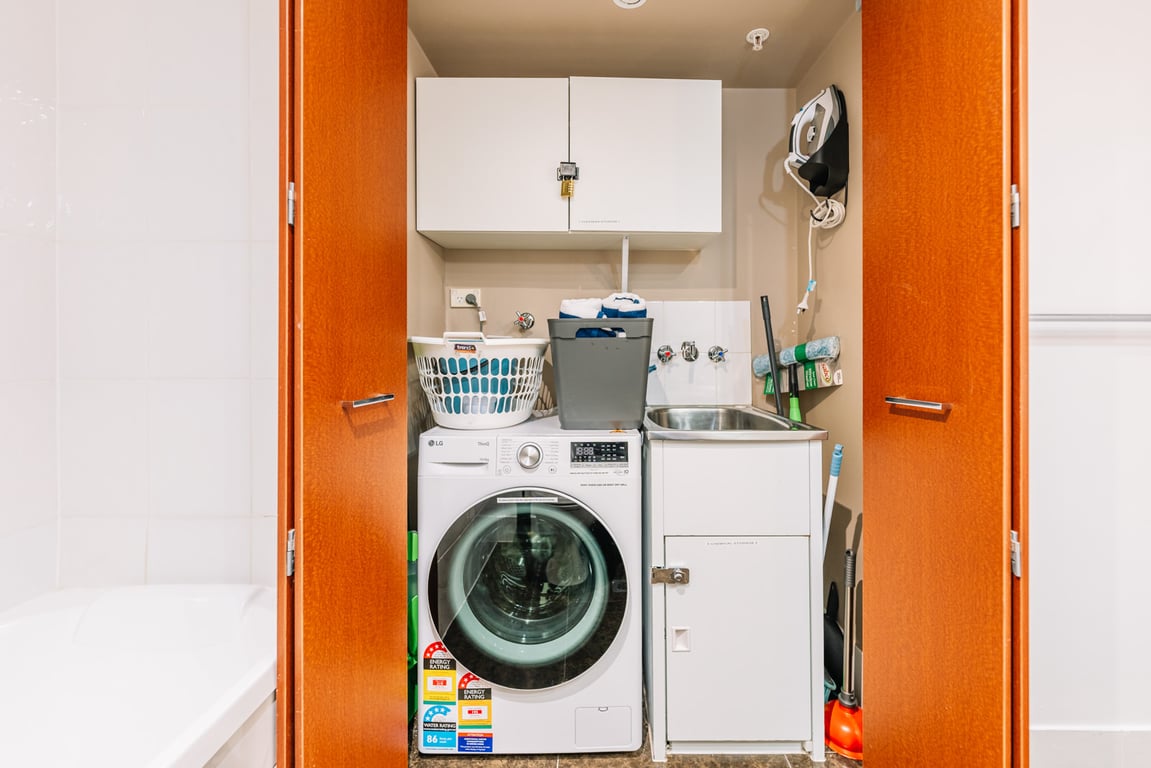 Chevron Tower 2BR 2B 1C Resort Style