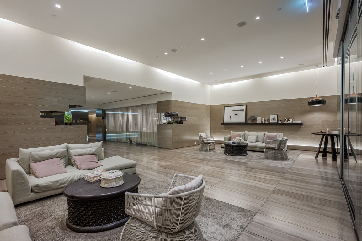 Opulent Harbourside Sanctuary | 3 Bedrooms | 2.5 Bathrooms | Free Parking