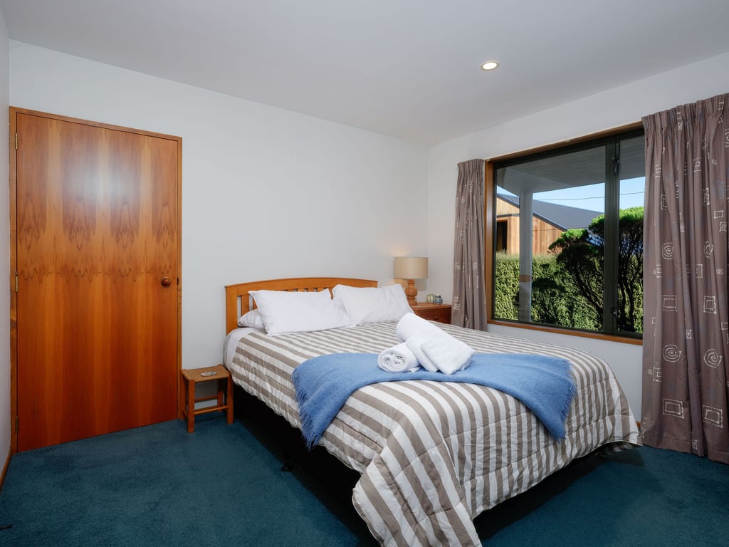 25 Caverhill Close 