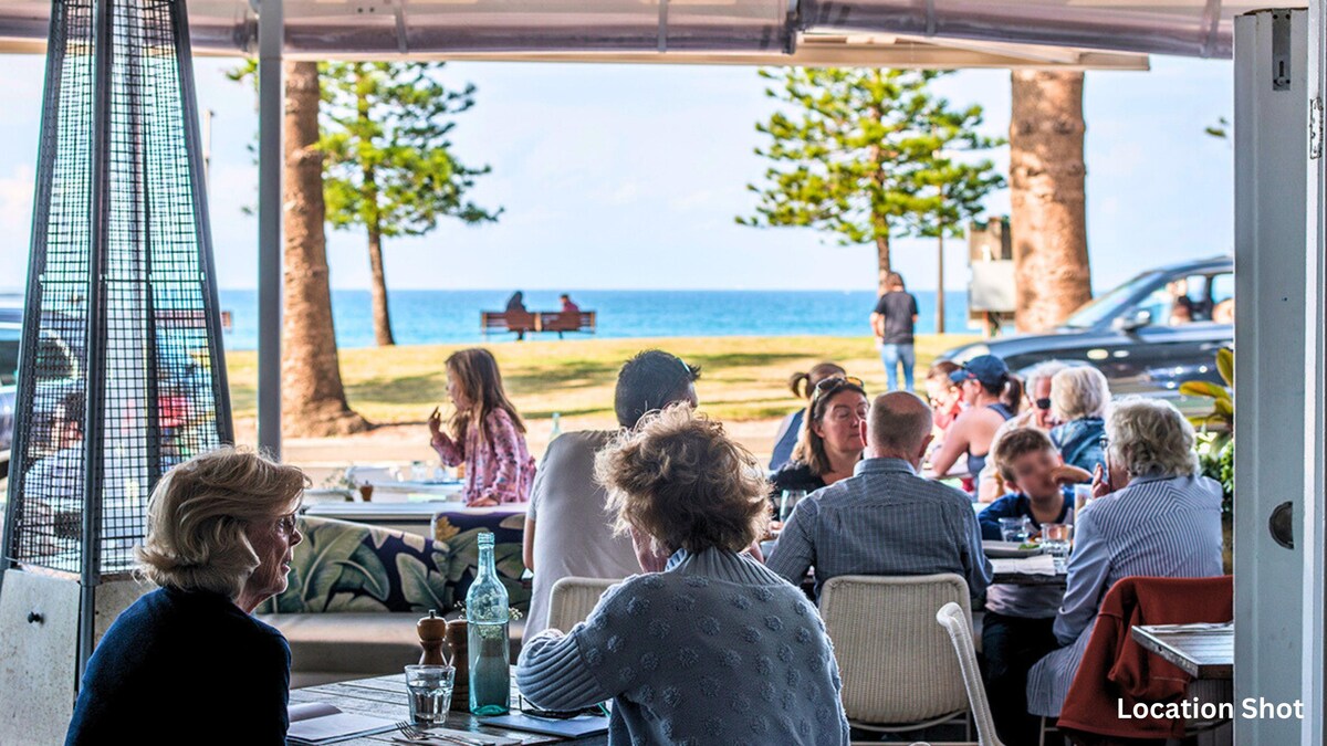DY008 - Dee Why Comfort | Laidback Living By The Beach