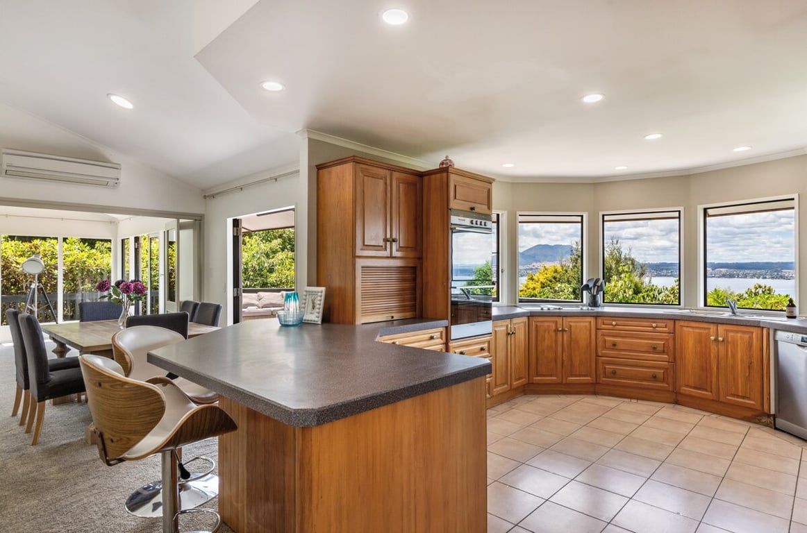 Acacia Bay Views - Serene Panoramic Views Retreat
