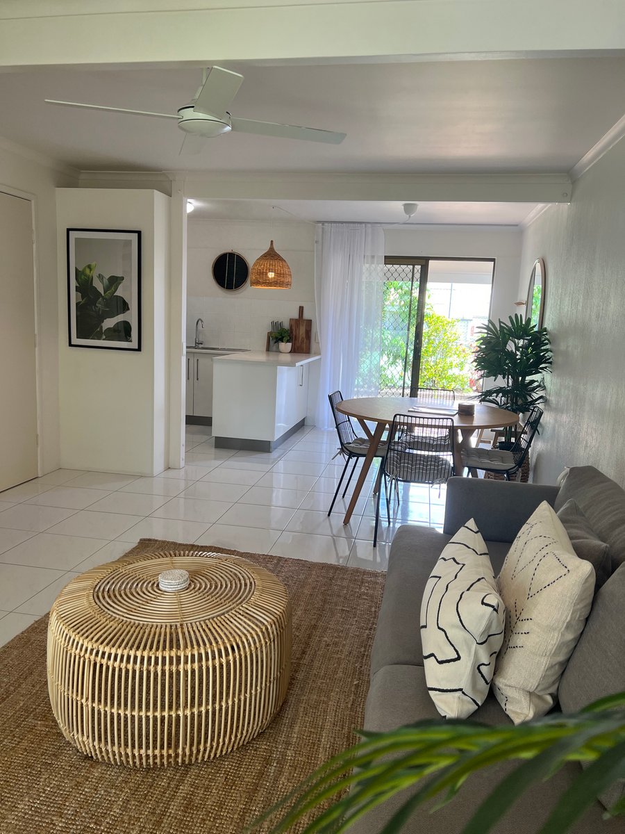 Unit 15 - Stylish 2 Bedroom Townhouse with Tennis Court View
