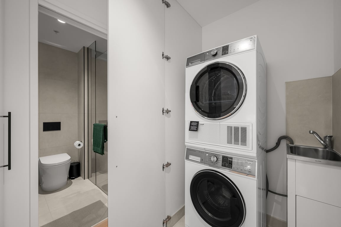 The Palais Peek Retreat @ 333STK