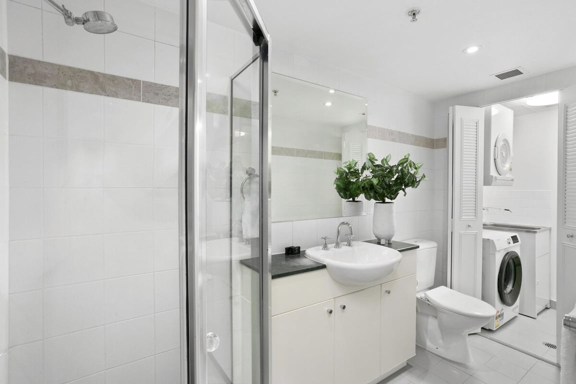 HELP1 - Chatswood Convenience | Steps To Train & Metro