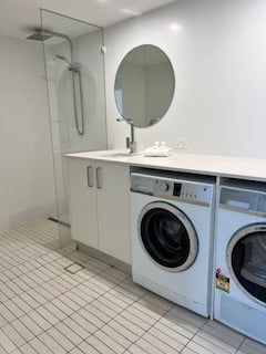 2 Bedroom Pool View with Courtyard-Unit 7 with A/C