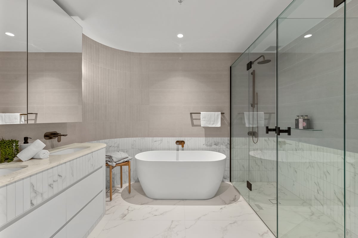 Luxurious CBD and Garden View Home! 3 Bedrooms | 2 Bathrooms | Free Parking