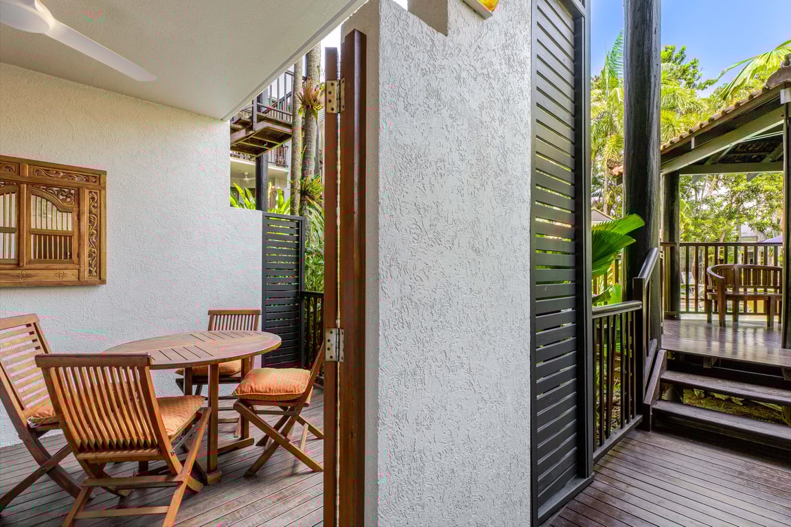 Deluxe King Garden View Apartment 