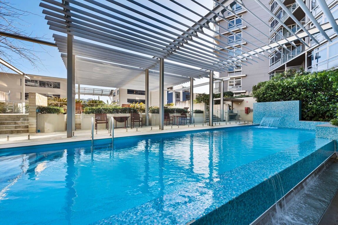SHE35 - CBD Crib | Water Glimpses Meets Poolside Living