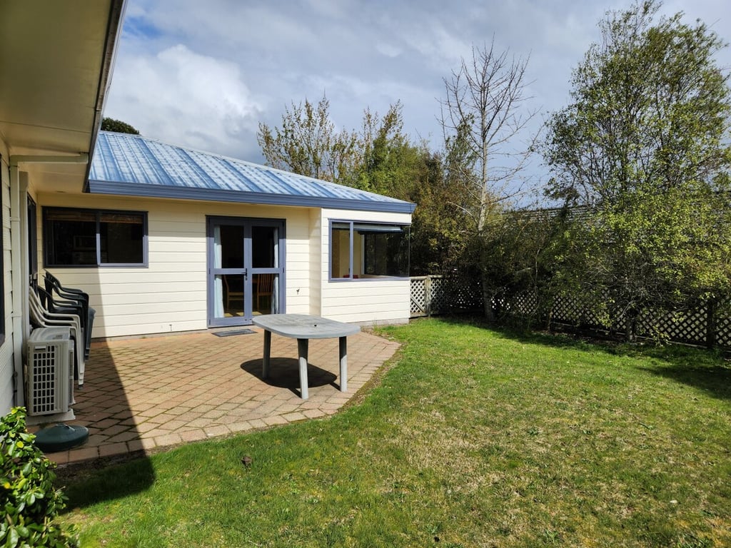 Quiet Family Home Near Hot Pools & Botanical Gardens