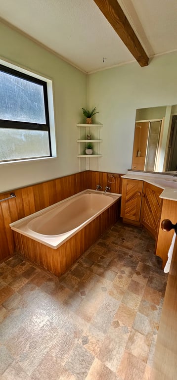 28 Acheron Heights (Pet Friendly) 