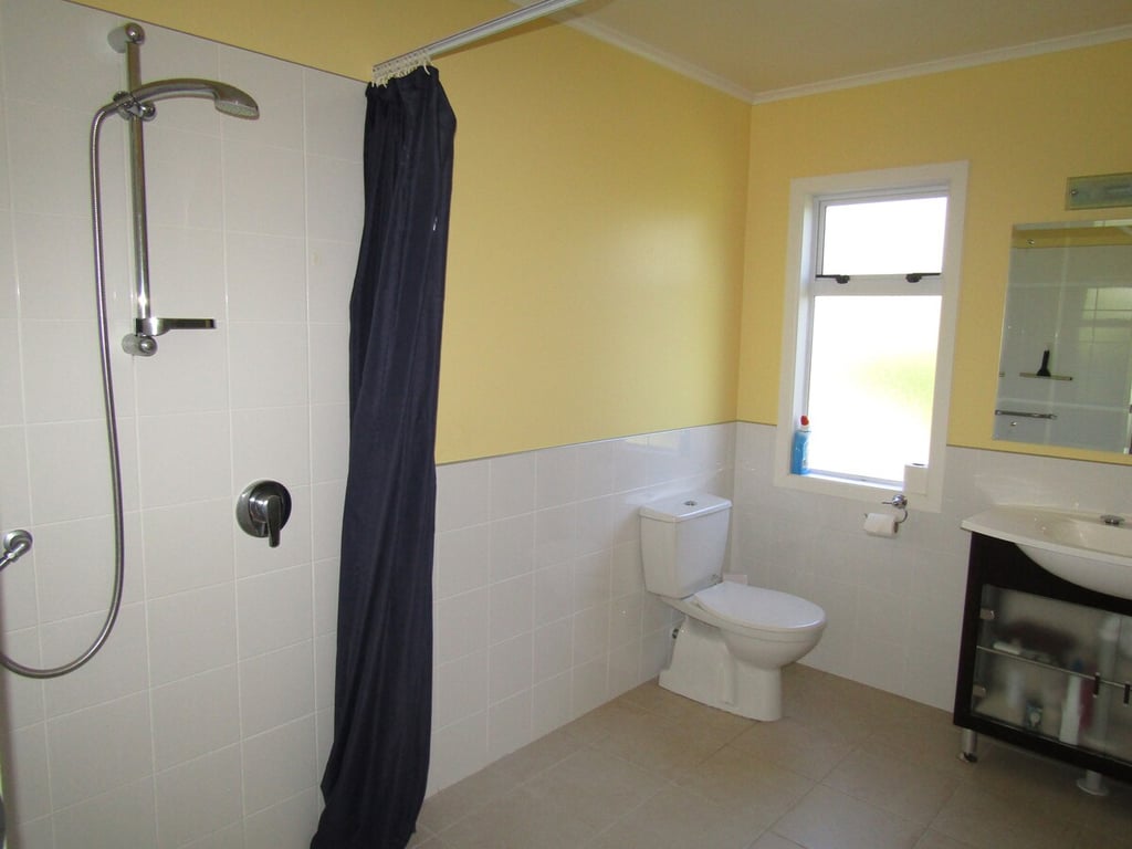 Large Family Home Close To The Lake & Has Wifi