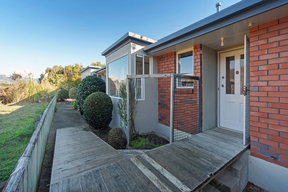 Sunny Bayview Retreat