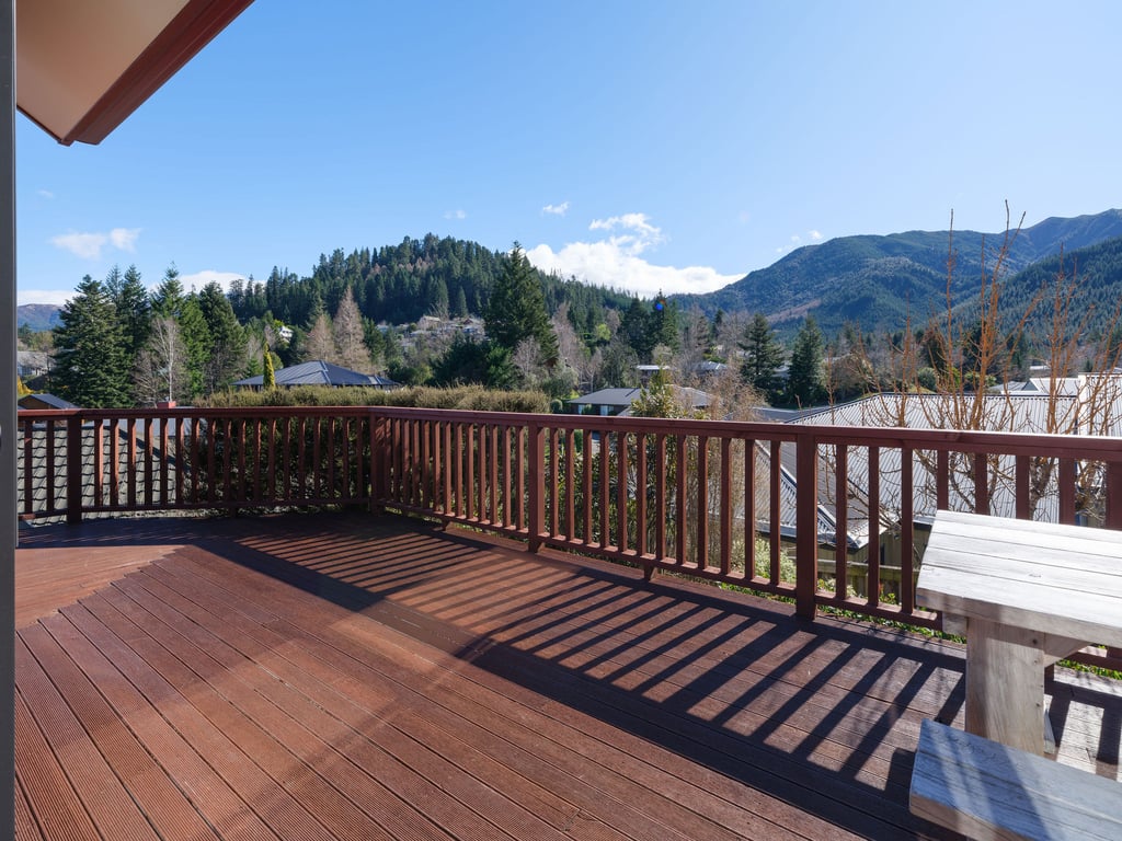 10 Forest View Close