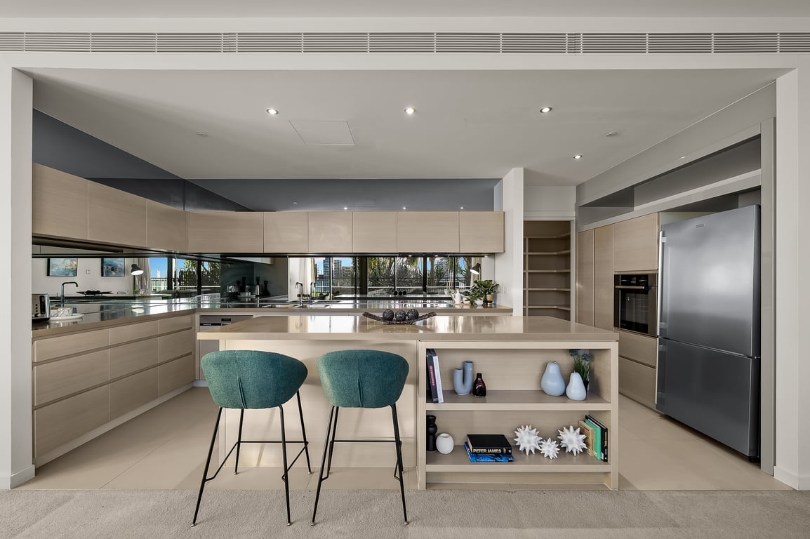 Opulent Harbourside Sanctuary | 3 Bedrooms | 2.5 Bathrooms | Free Parking