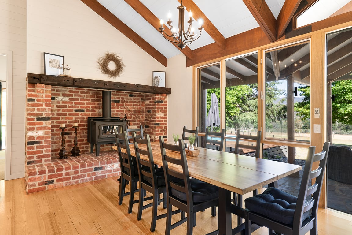 Yarrowood - Country Retreat near Lake Nillahcootie