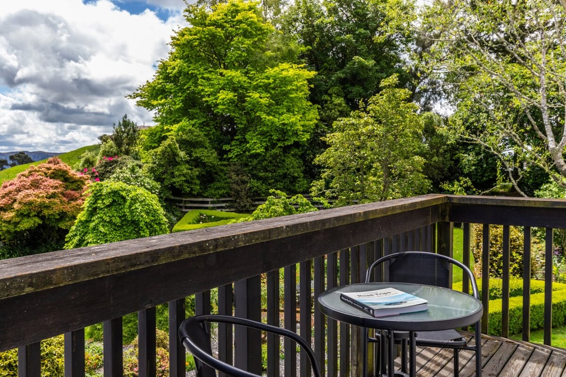 Whakaroa Retreat - Spacious Garden Getaway Near Taupo