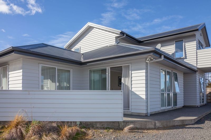 Hillside Hideaway (Pet Friendly) 