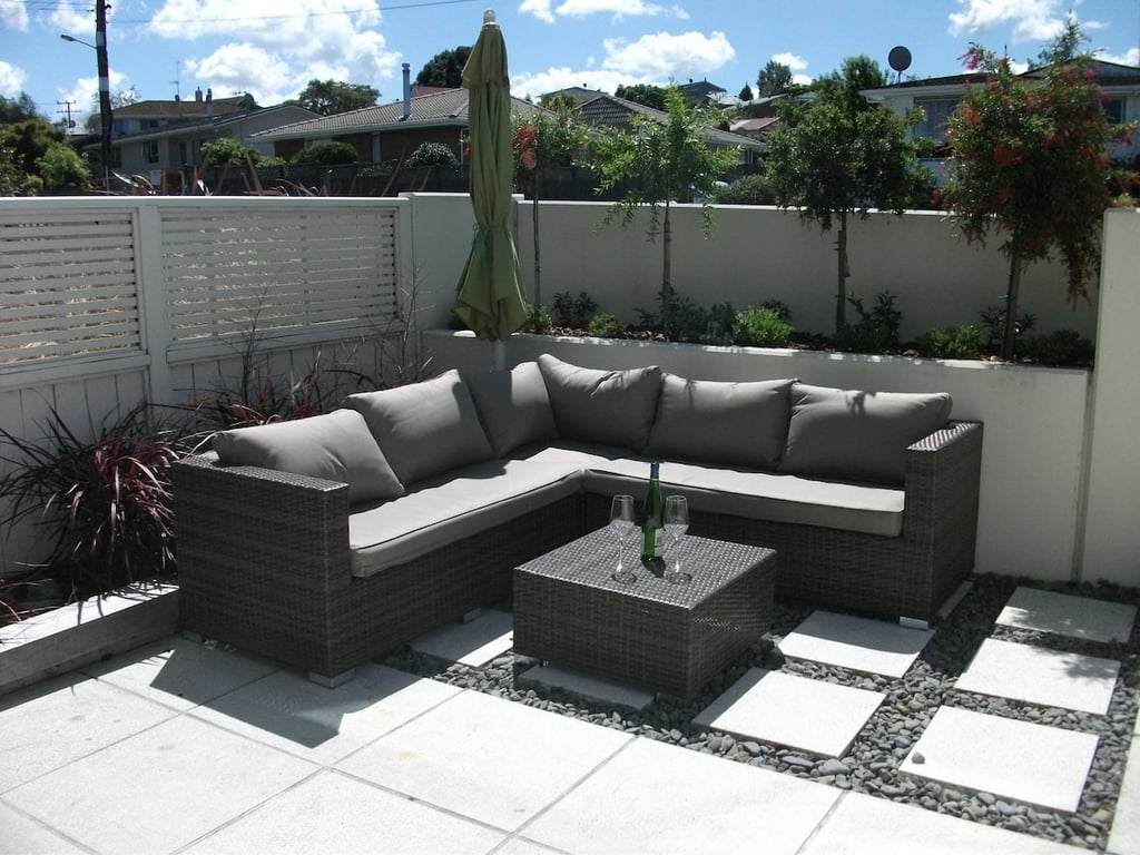 Modern Apartment Close To Town With Great Views