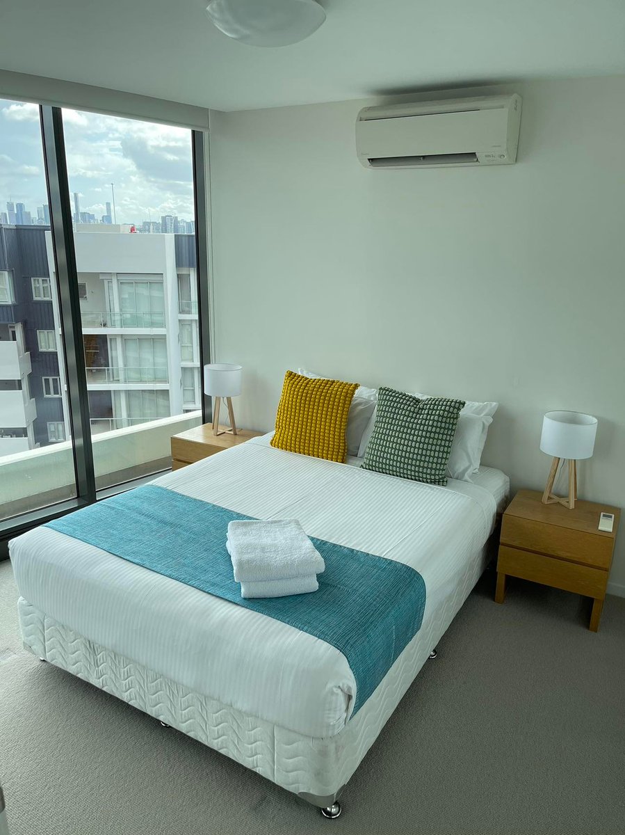 Two Bedroom Two Bathroom Apartment - River View with Balcony