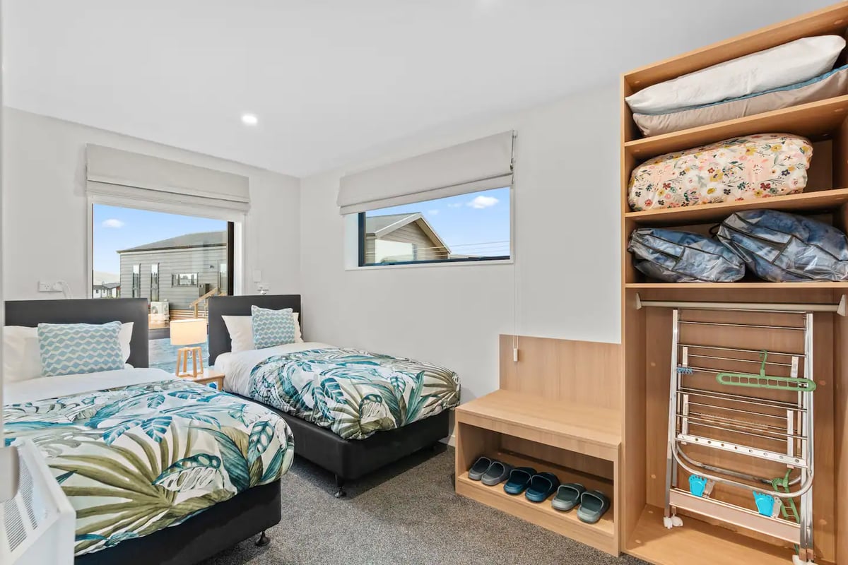 New warm modern family friendly /Unit4/2bedroom