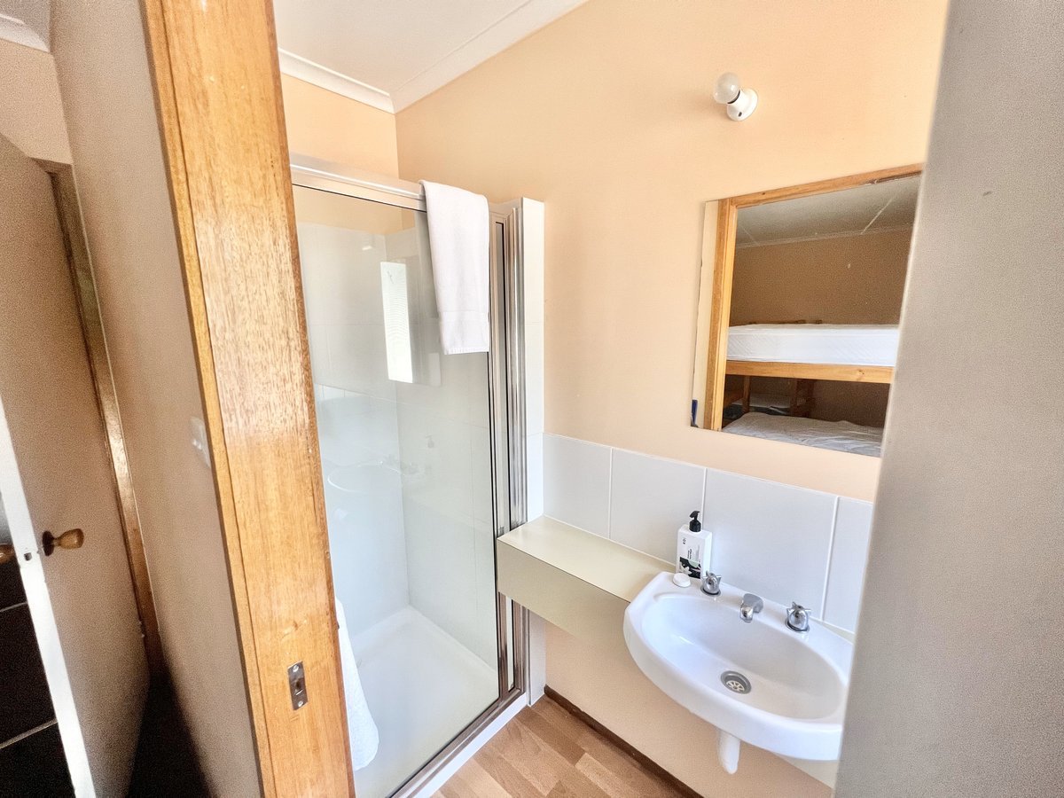 Albaski Lodge Room 4